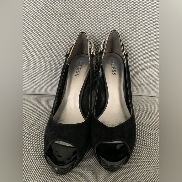 Guess suede peep toe with chains - Picture 2 of 6